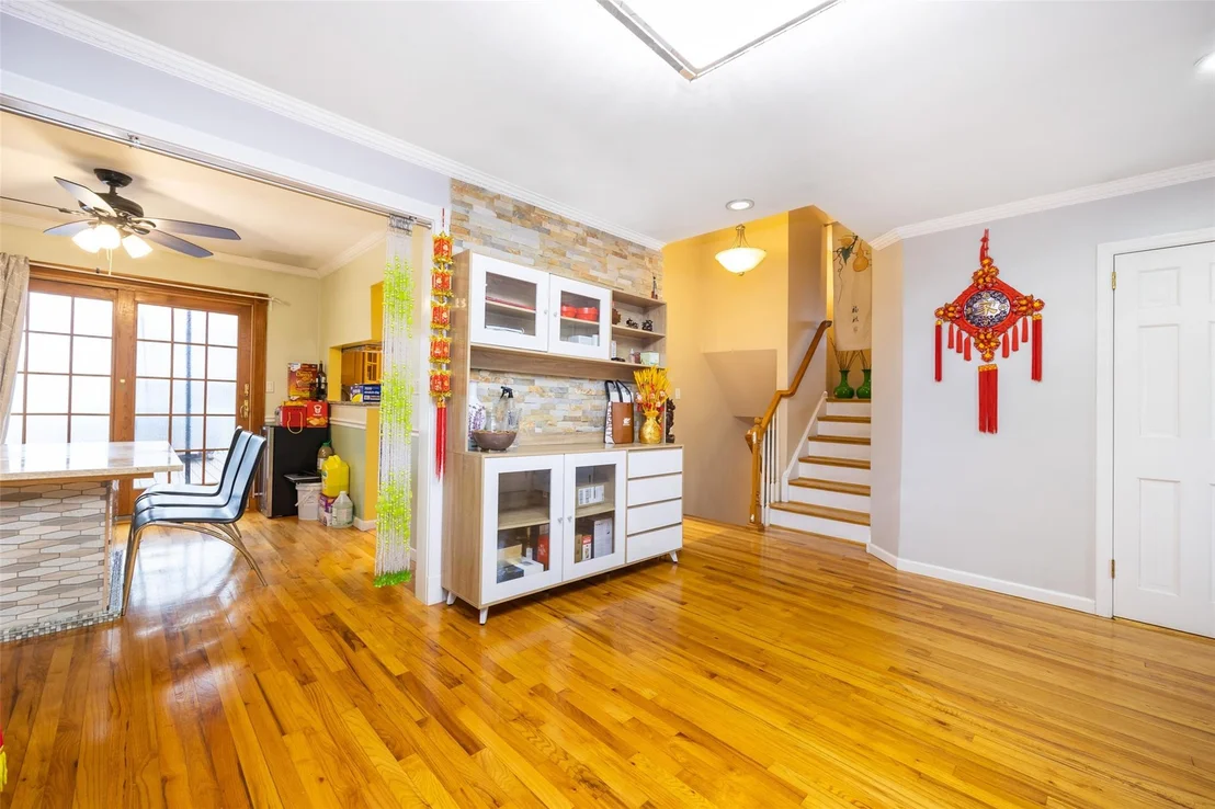 Photo of 28 Gates Avenue