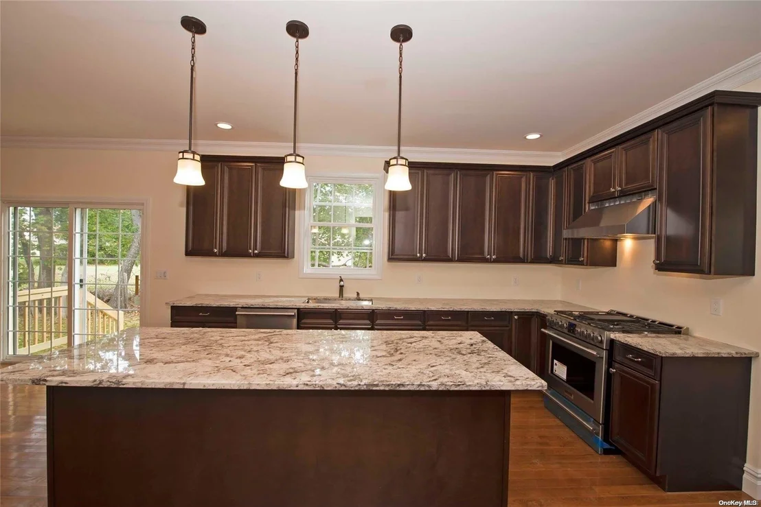 Photo of 48 Selden Boulevard