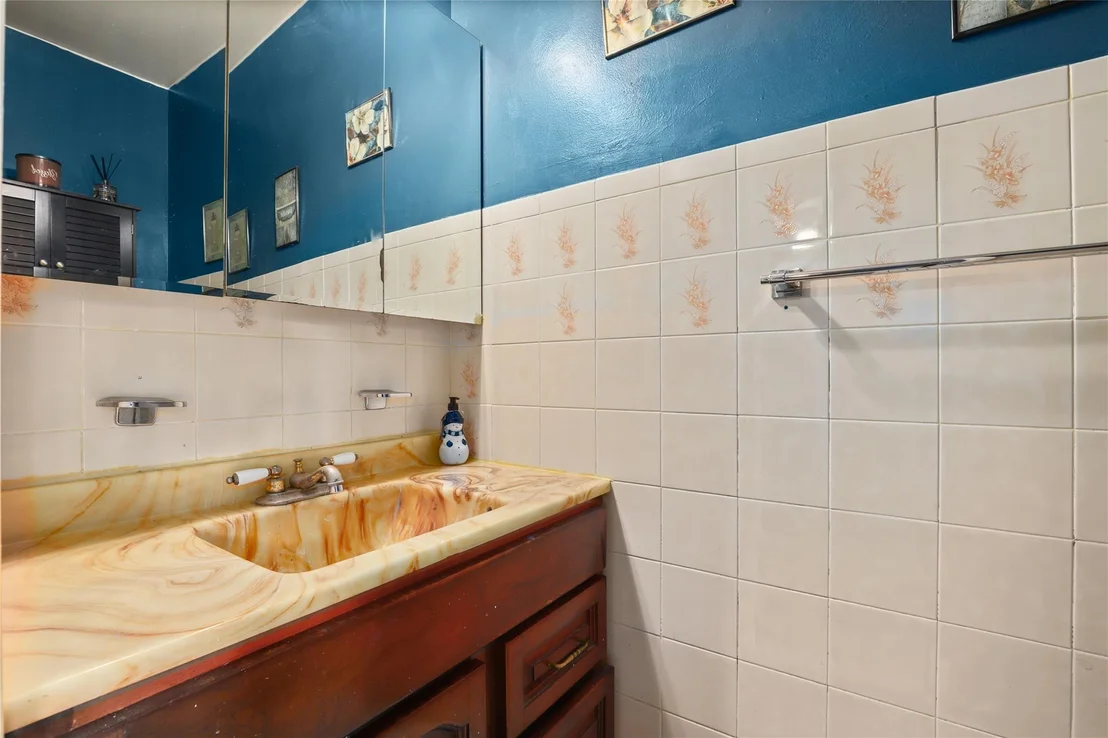 Photo of 793 Jackson Avenue