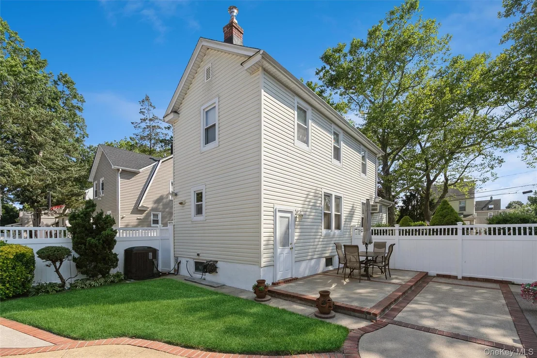 Photo of 16 Devon Street