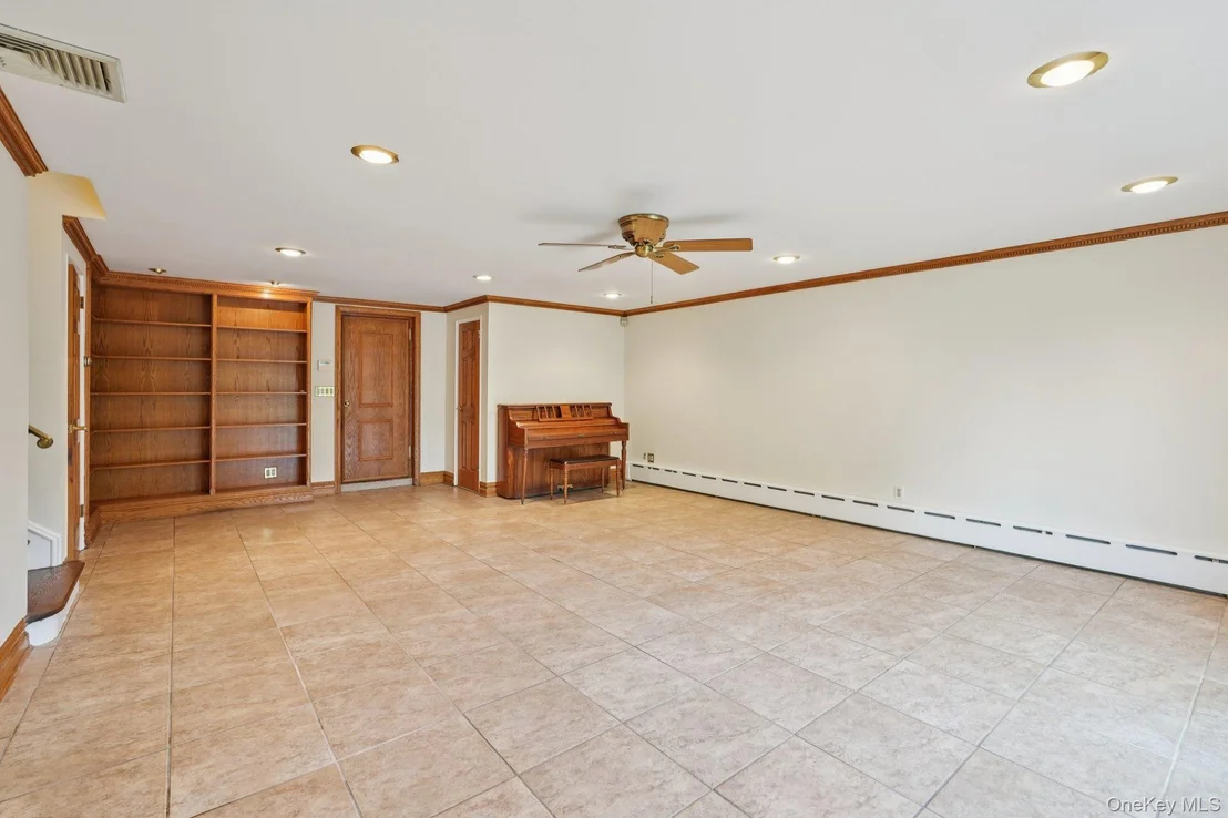 Photo of 808 Wolfs Lane