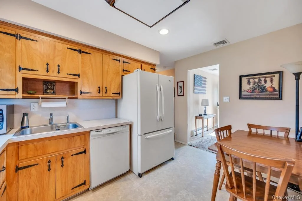 Photo of 238 Centre Avenue