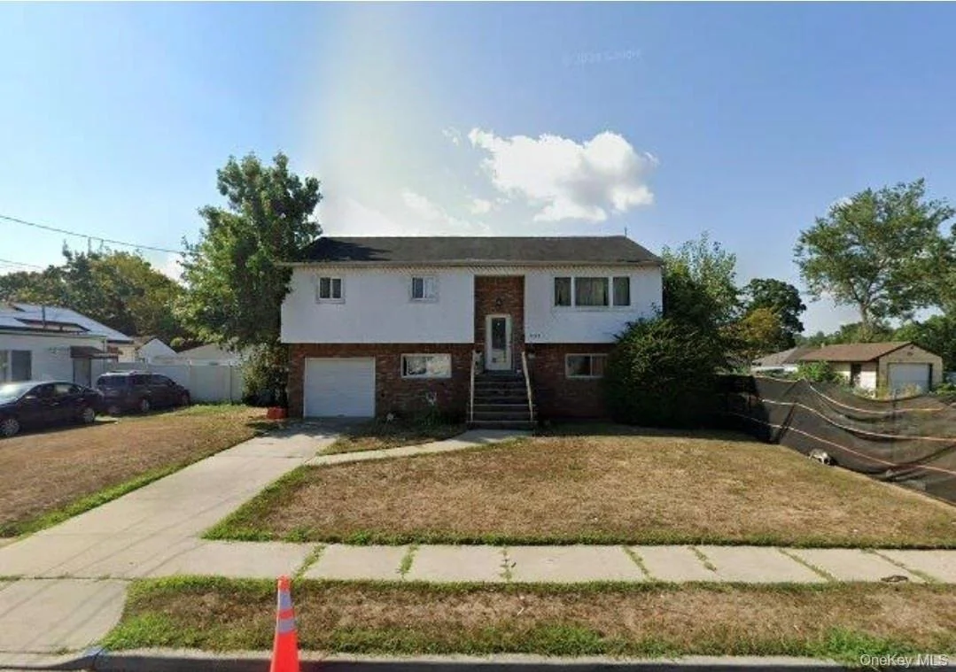 Photo of 301 Coventry Road N