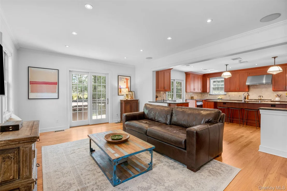 Photo of 210 Cliff Avenue
