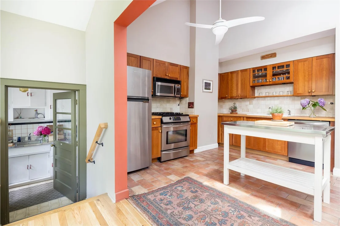 Photo of 2860 Pine Tree Road