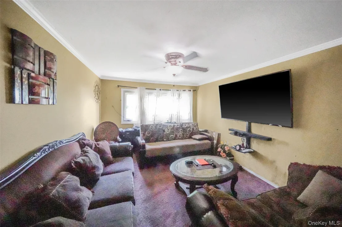 Photo of Unit 5B at 2445 Union Boulevard