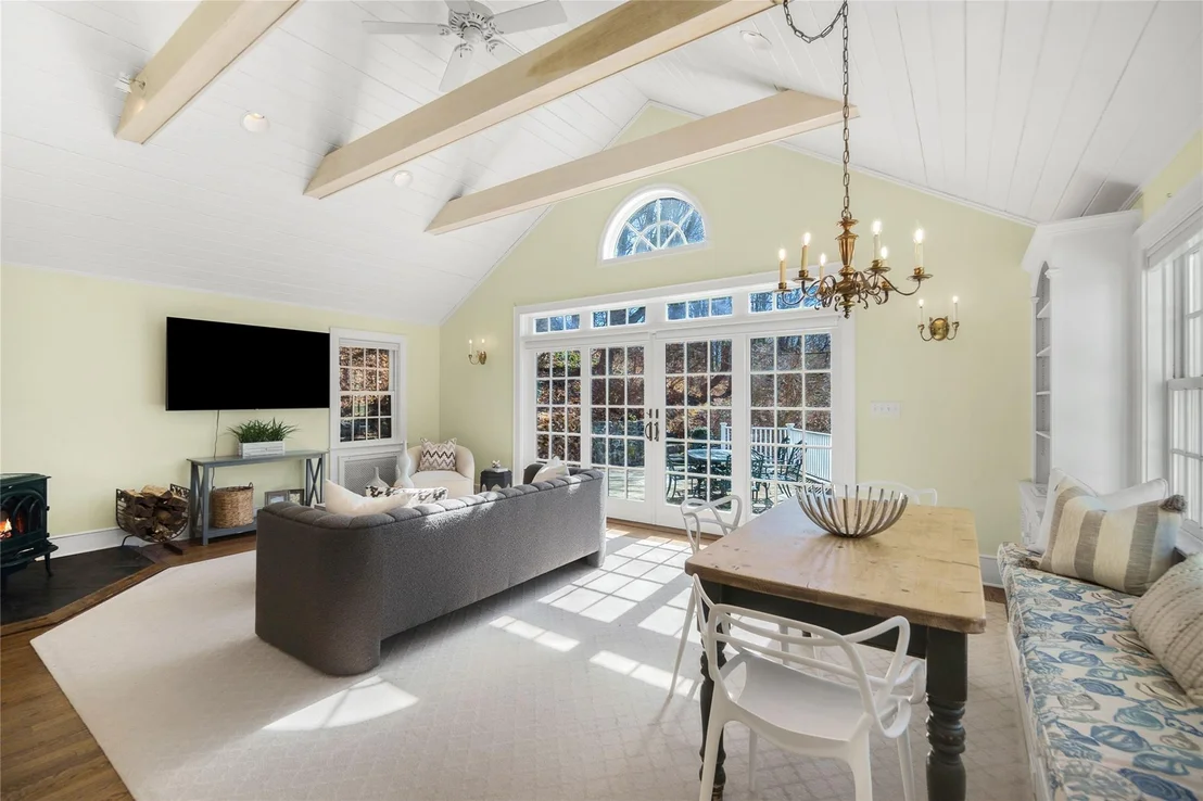 Photo of 10 Whippoorwill Road