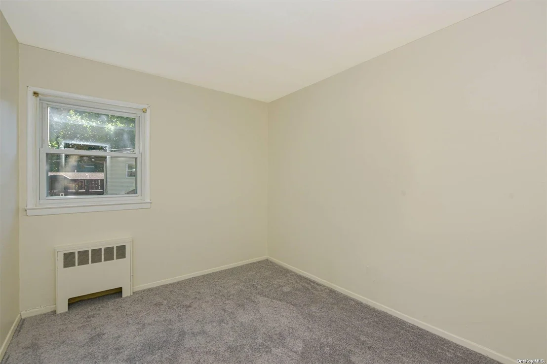 Photo of 15 Laurie Boulevard