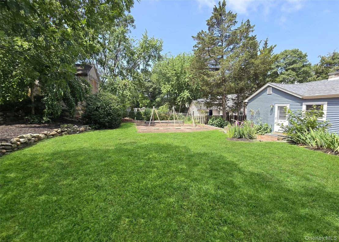 Photo of 46 Peconic Street