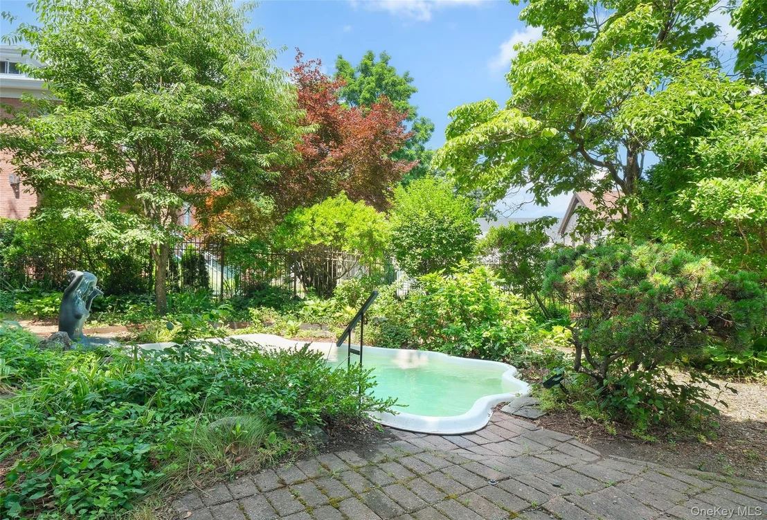 Photo of 9 Teller Avenue