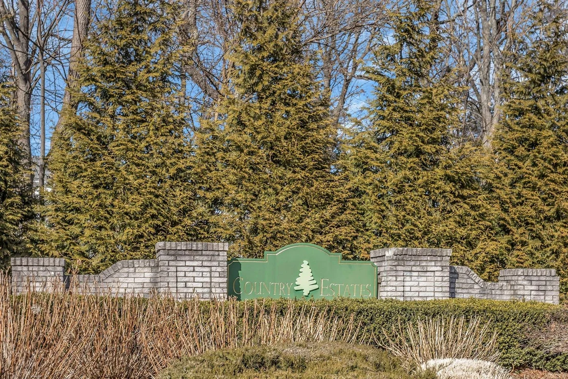 Photo of 5 Quantuck Court