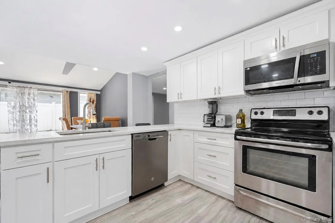 Photo of 10 Helene Drive