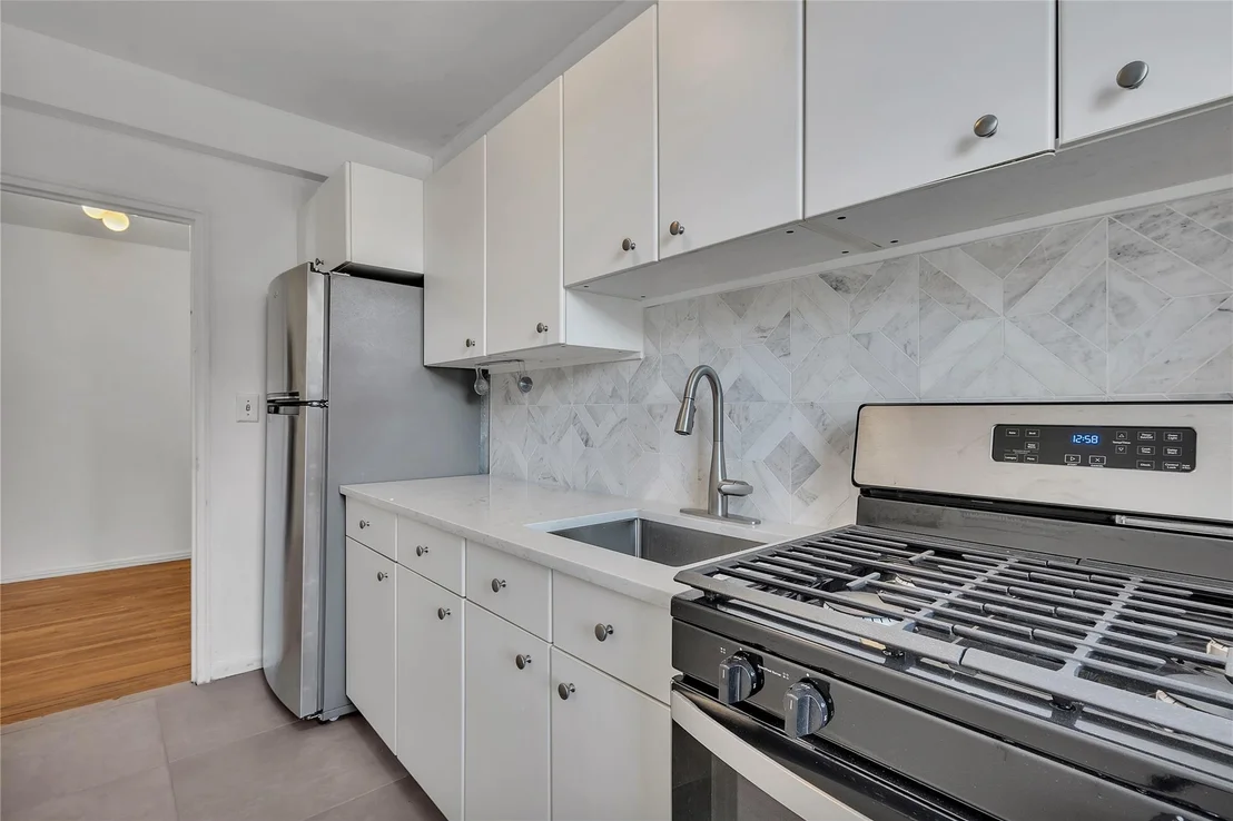 Photo of Unit B37 at 776 Bronx River