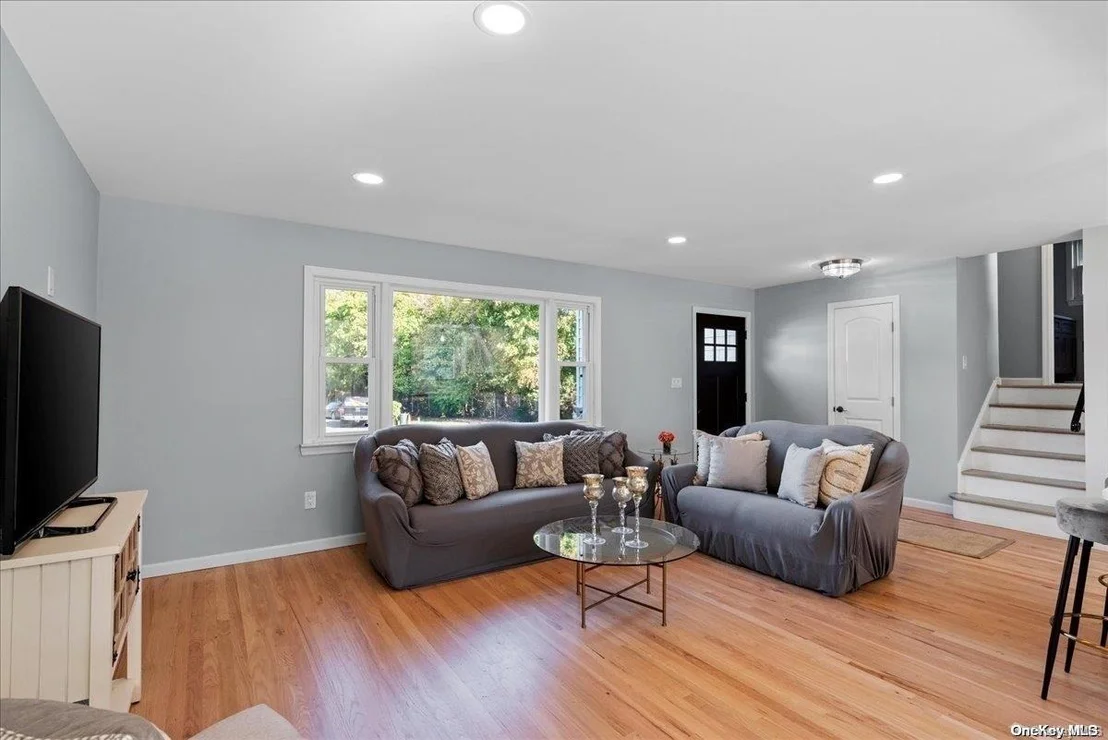 Photo of 35 Parkview Circle S