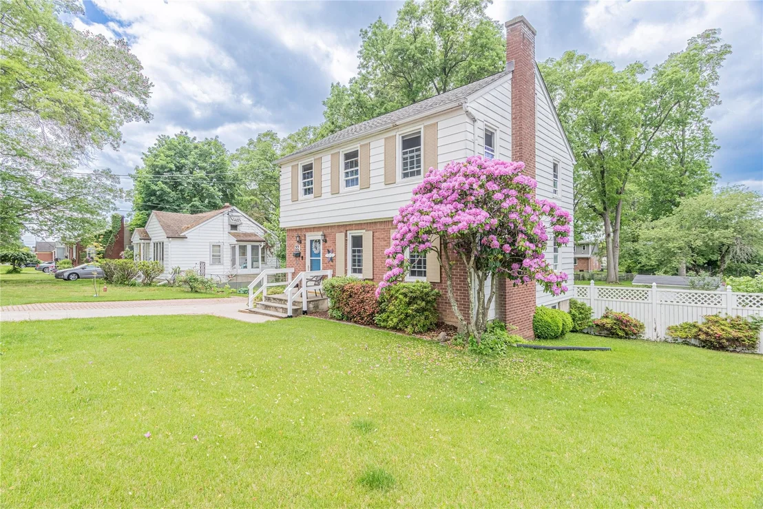 Photo of 22 Deerfield Place