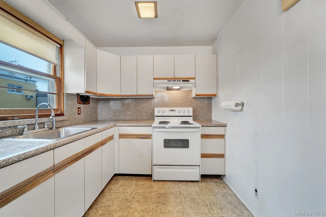 Photo of 6 Lippold Street