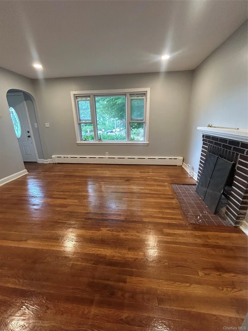 Photo of 207 Morsemere Avenue