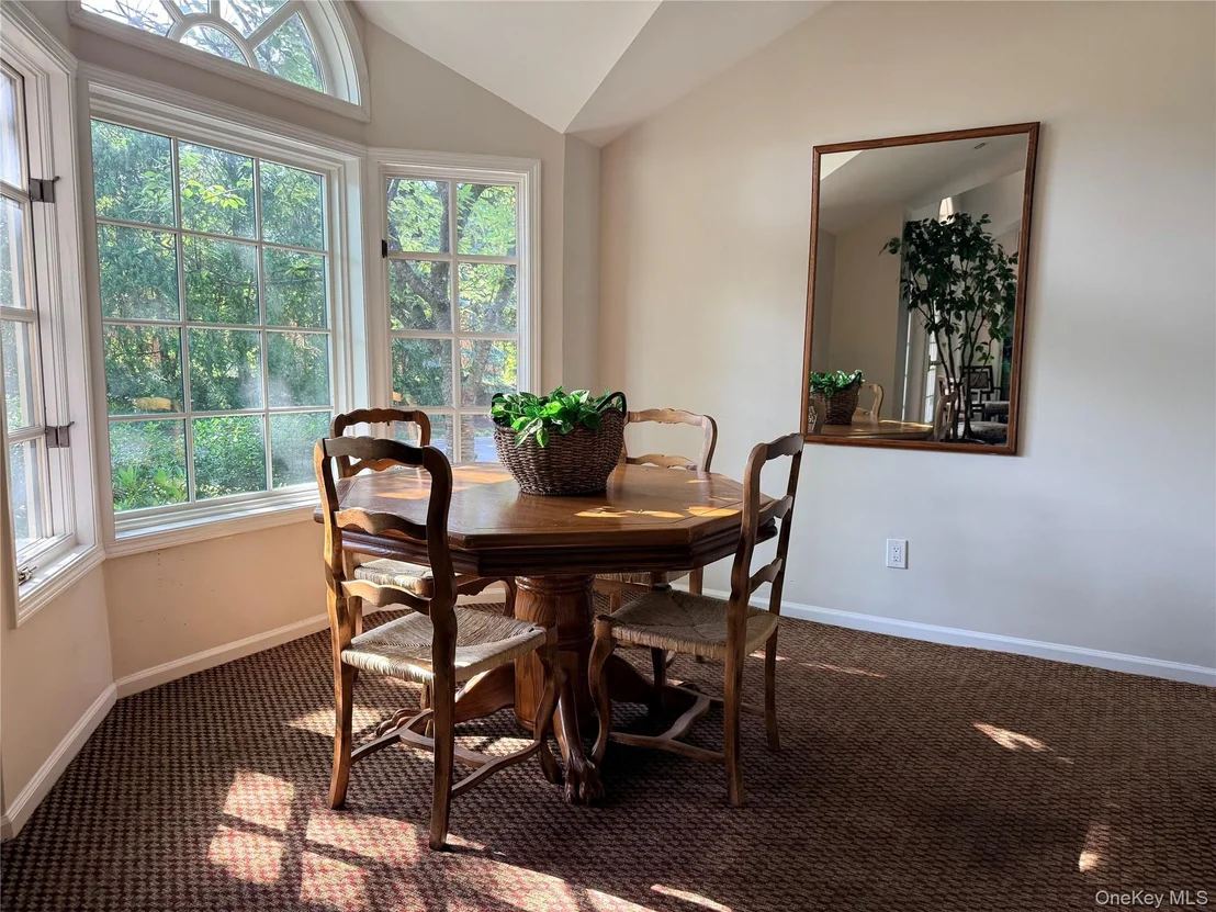 Photo of 611 Pondside Drive