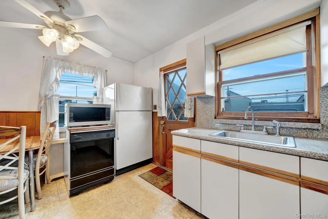 Photo of 6 Lippold Street
