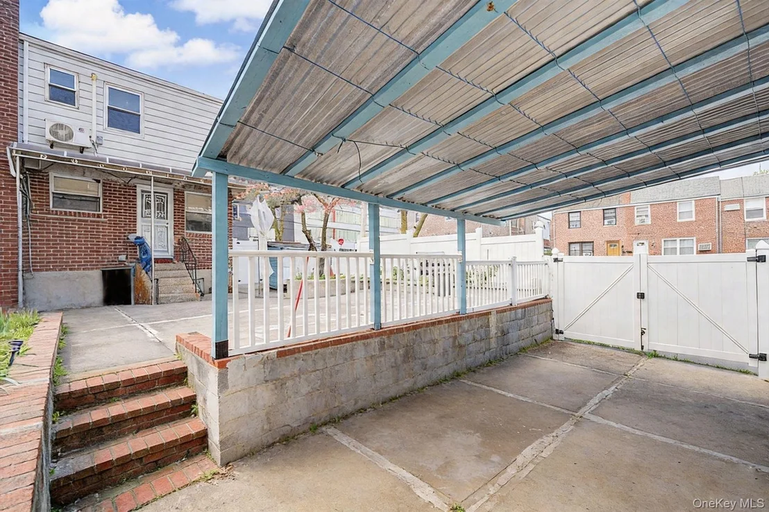 Photo of 15001 Reeves Avenue