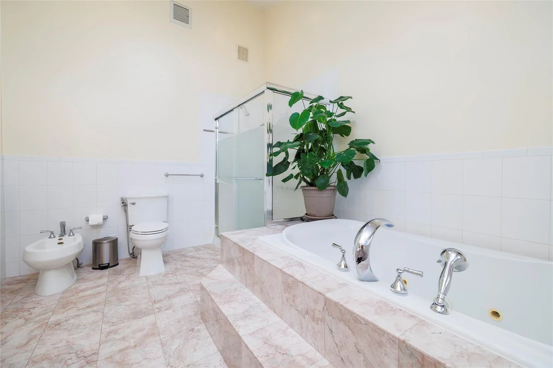 Photo of 1001 Green Place