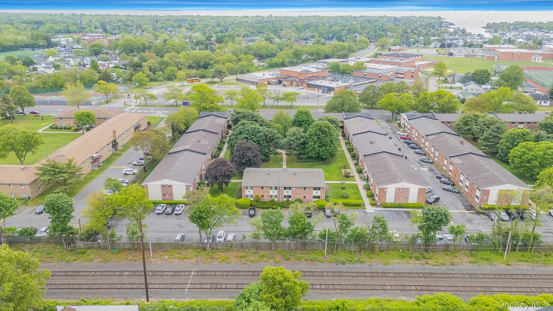 Photo of Unit 37A at 2453 Union Boulevard