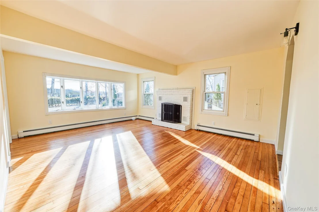 Photo of 180 Lakeside Trail