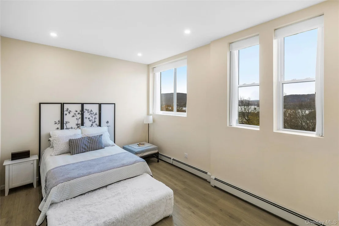 Photo of 16 Waterview Estate
