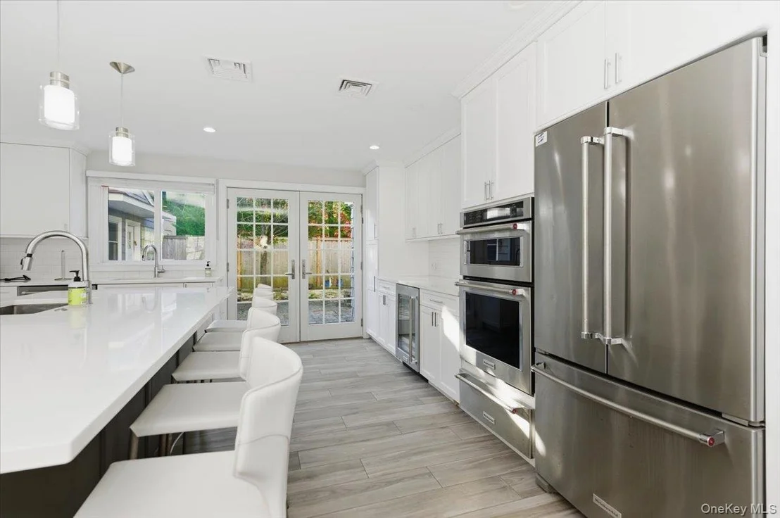 Photo of 1697 Bay Boulevard