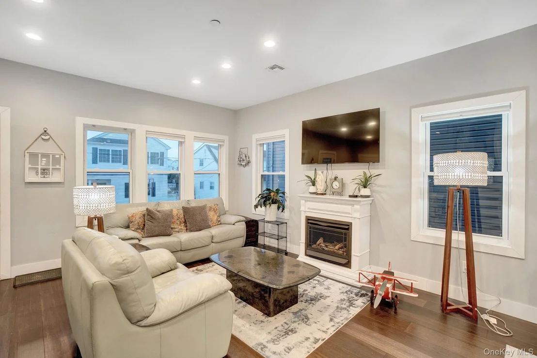 Photo of 124 Beach Avenue