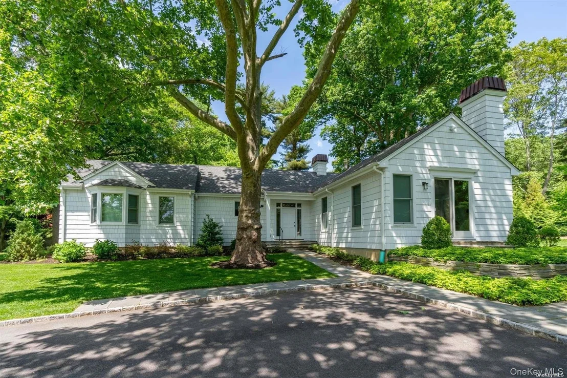 Photo of 200 Cleft Road