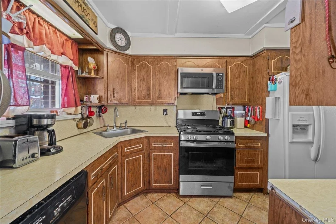 Photo of 1115 Mace Avenue