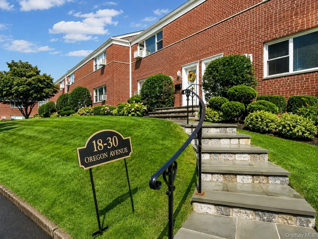 Photo of Unit A at 28 Oregon Avenue
