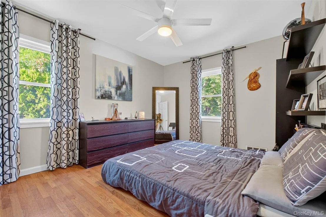Photo of 105 Buckingham Avenue
