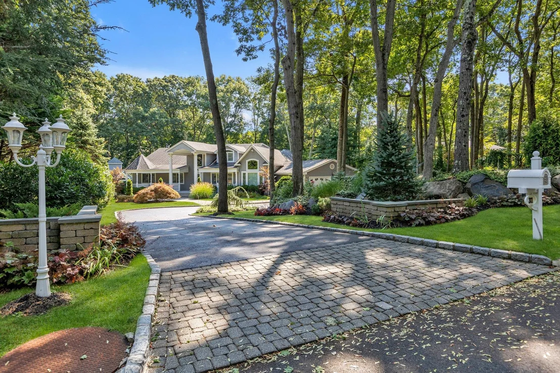 Photo of 31 Round Tree Drive