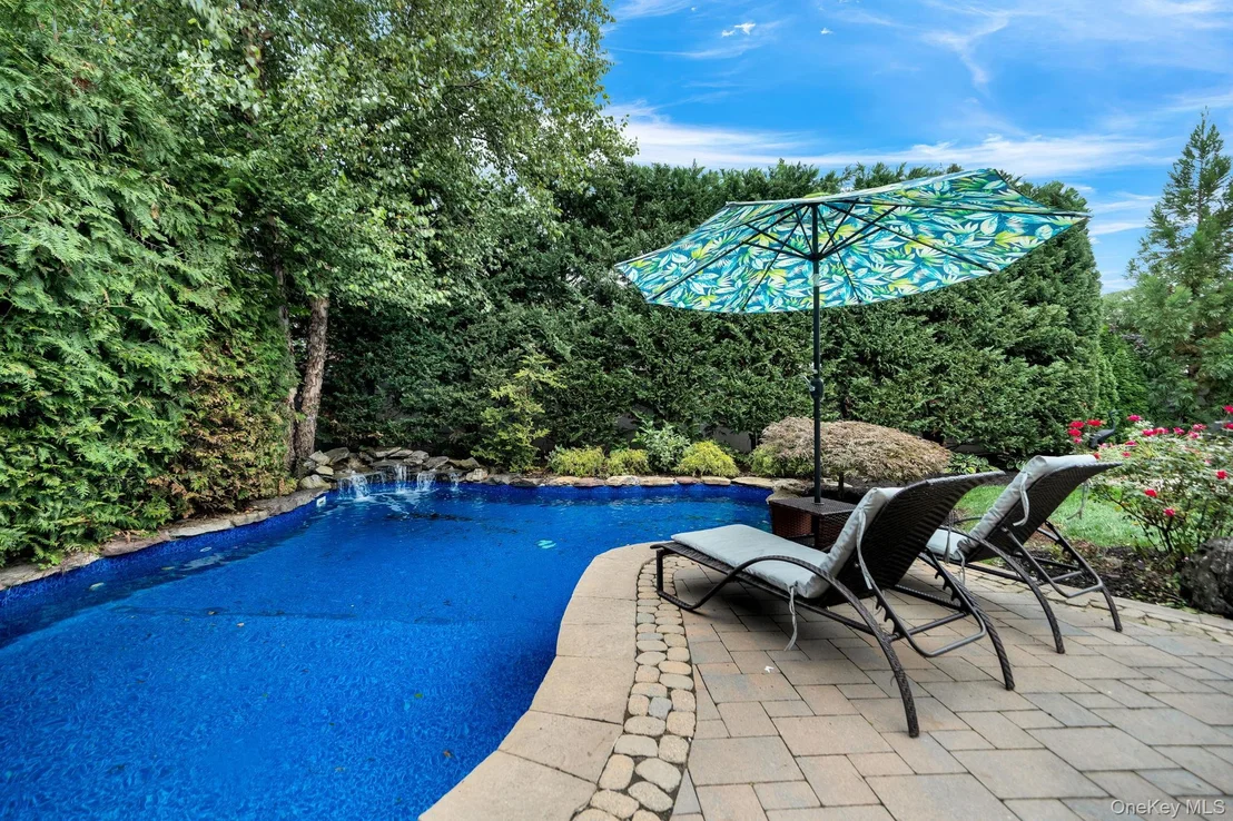 Photo of 2817 Riverside Drive