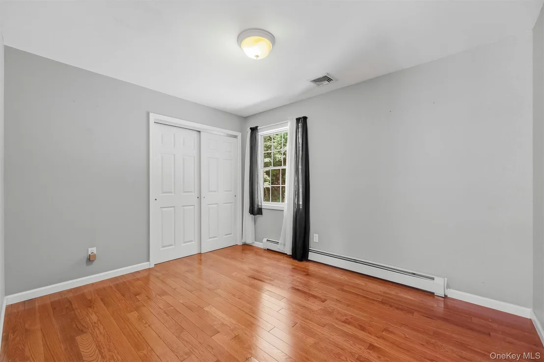 Photo of 32 Robinson Lane