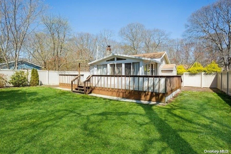 Photo of 242 Monroe Drive