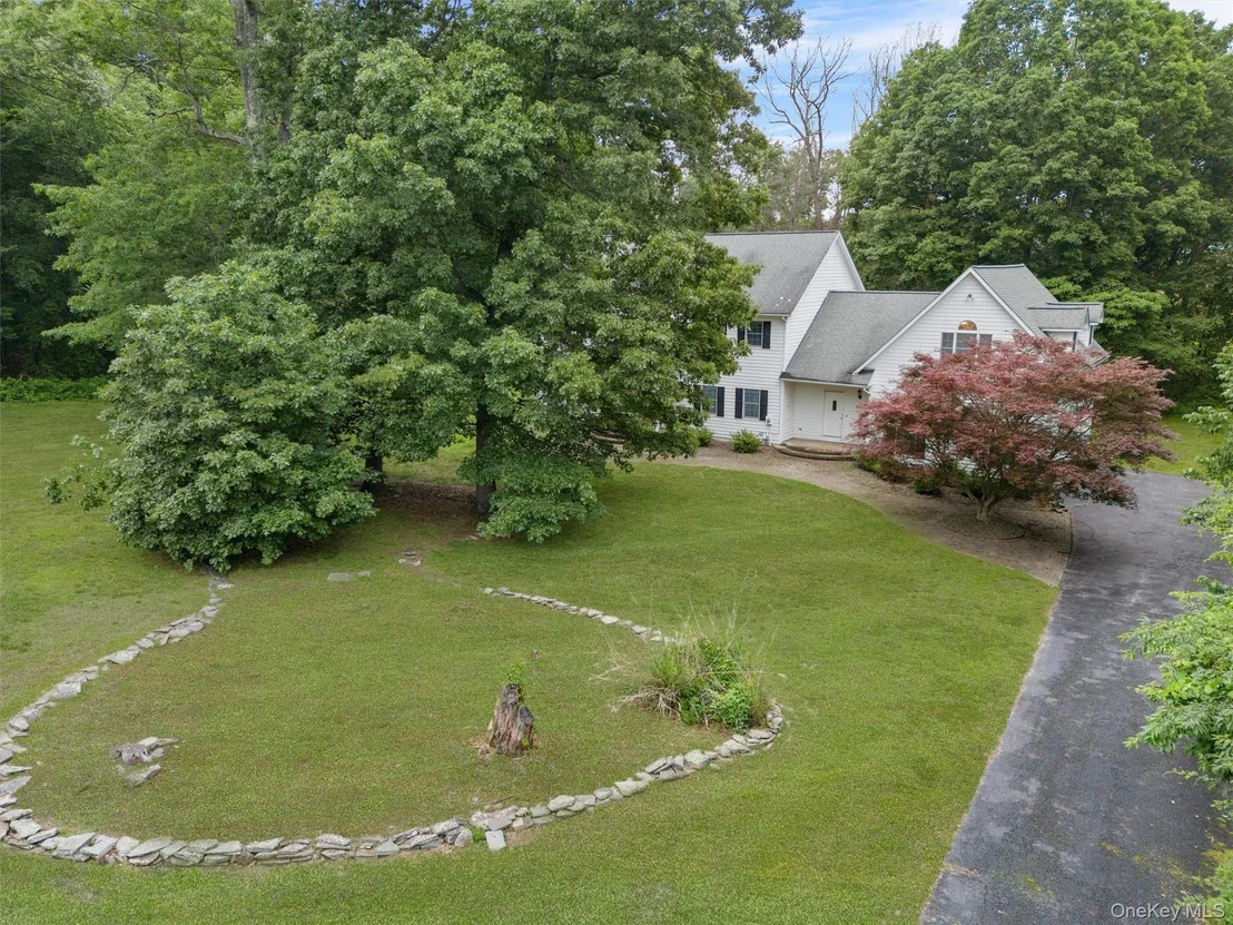 Photo of 16 Apple Summit Lane