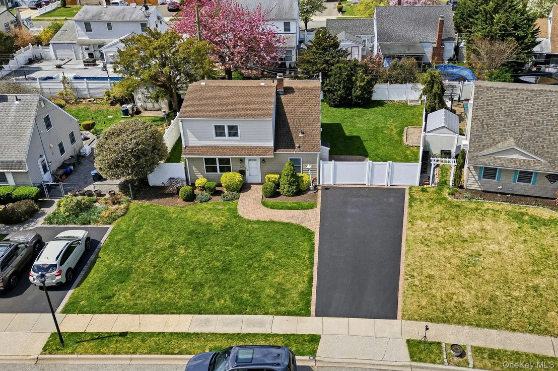 Photo of 124 Saddle Lane