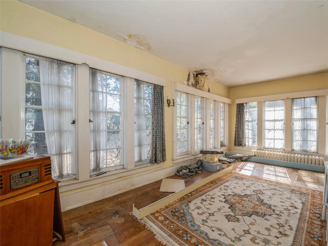 Photo of 20 Adriance Avenue