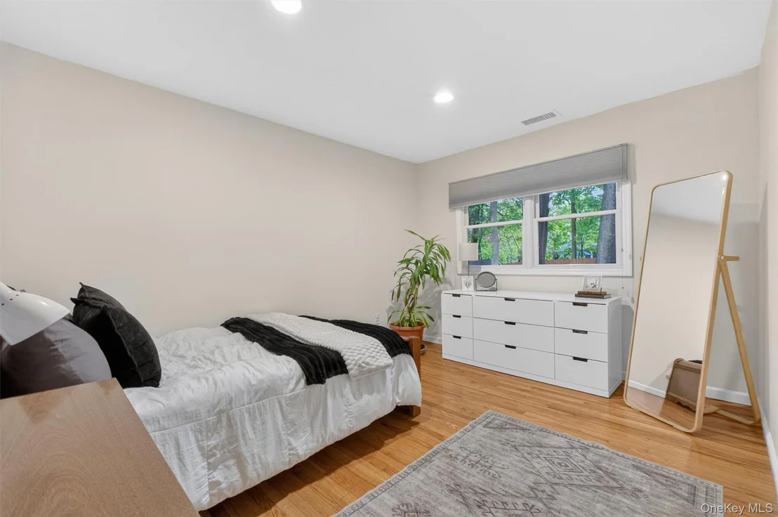 Photo of 19 Scenic Drive