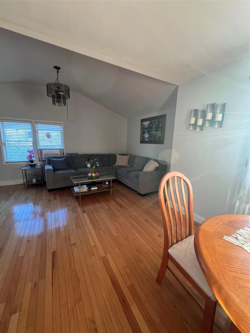 Photo of 907 Americus Avenue
