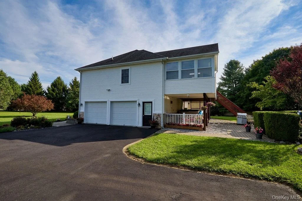 Photo of 274 Robinson Lane
