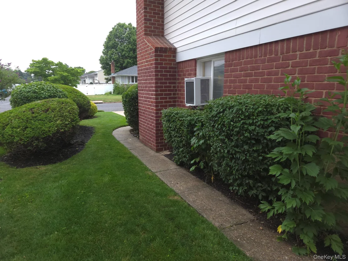 Photo of 51 Eileen Avenue