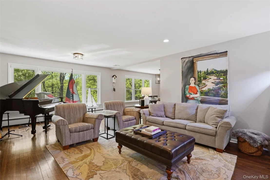 Photo of 19 Skyview Drive