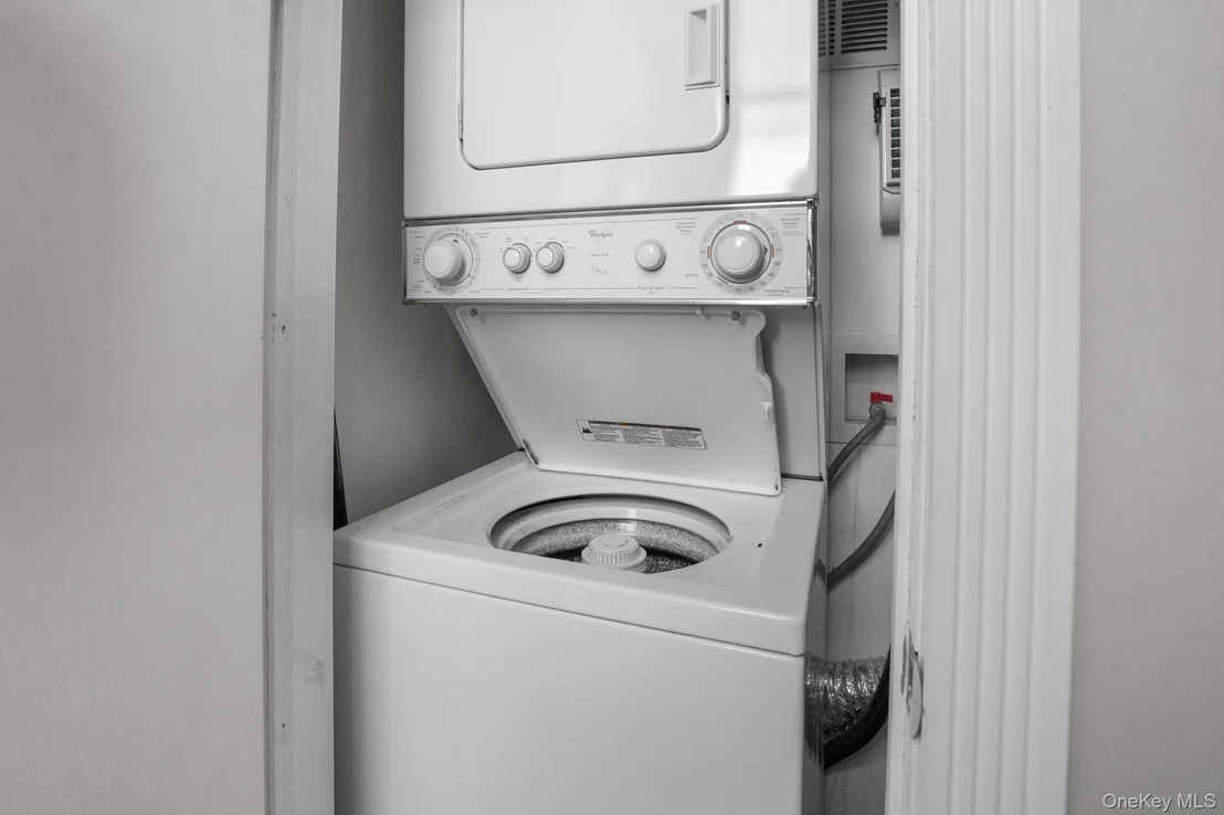 Photo of Unit PH4 at 88 Broadway