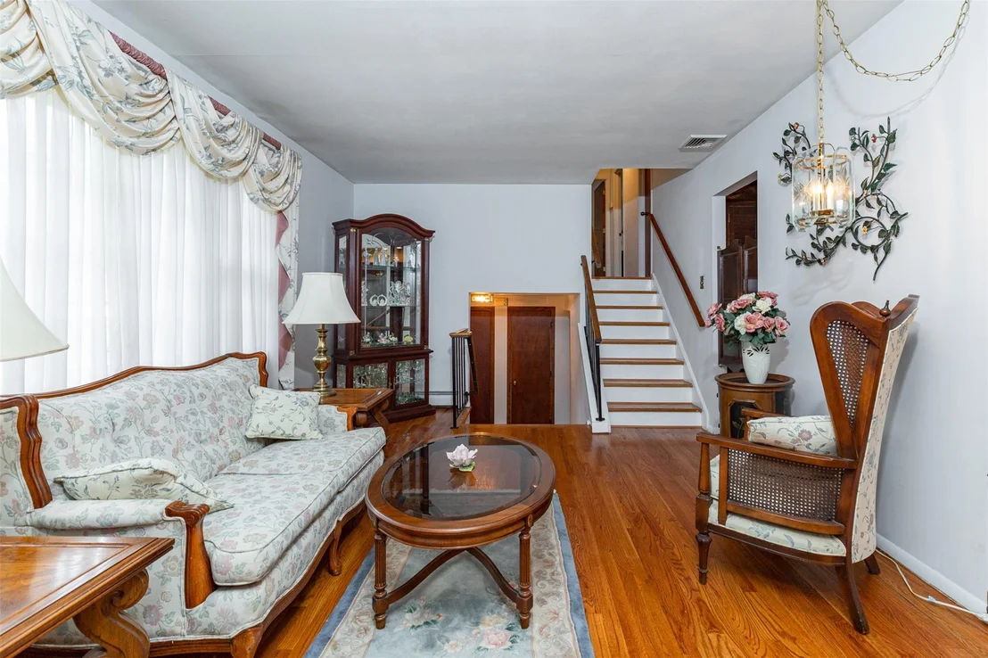 Photo of 10 Dana Place