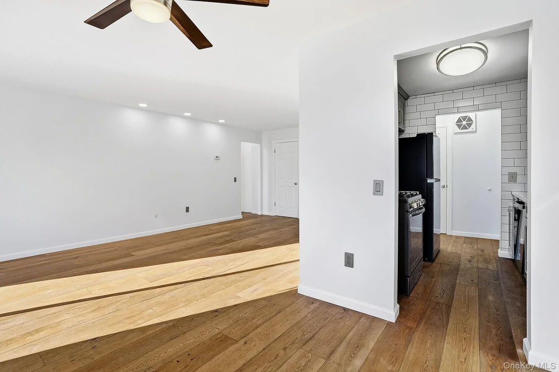 Photo of Unit E at 500 Commons Way