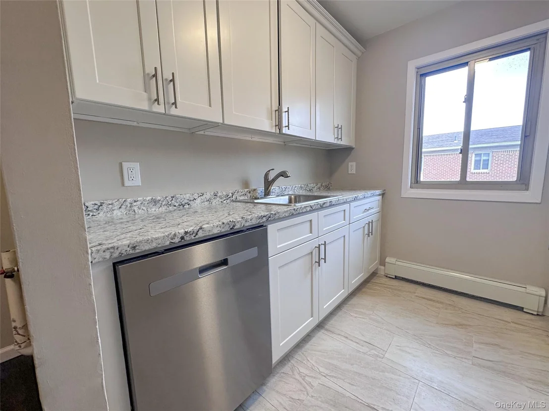 Photo of Unit 33B at 2449 UNION Boulevard